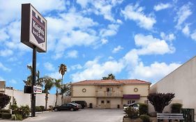 Howard Johnson By Wyndham Bakersfield